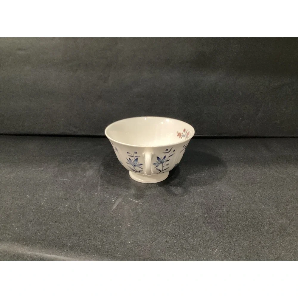 Wedgwood Williamsburg Potpourri NK510 Double-Handle Footed‎ Cream Soup Bowl *